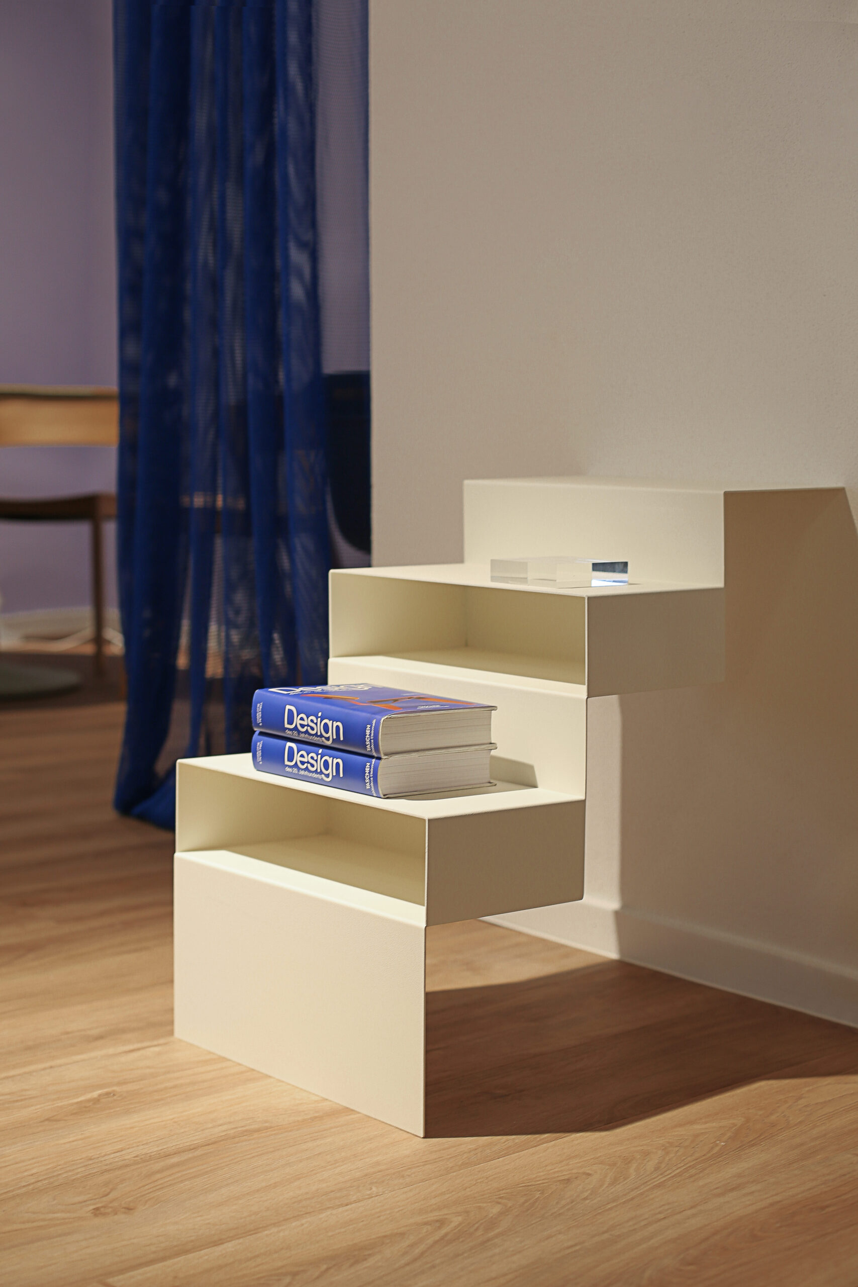 Minimalist_interior_concept_store_Mannheim_Carolin_Wanitzek_Valerie_Nebe3