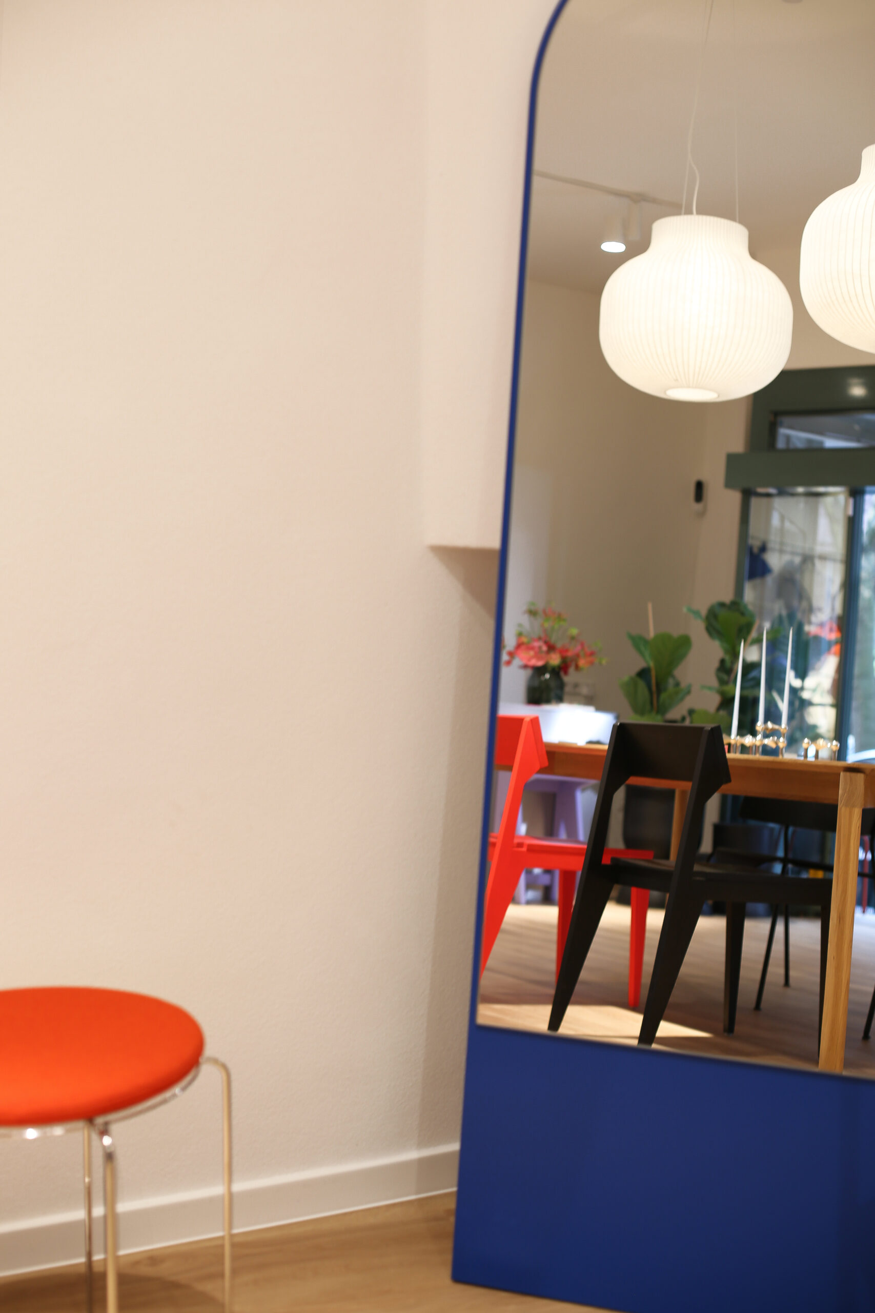 Minimalist_interior_concept_store_Mannheim_Carolin_Wanitzek_Valerie_Nebe5